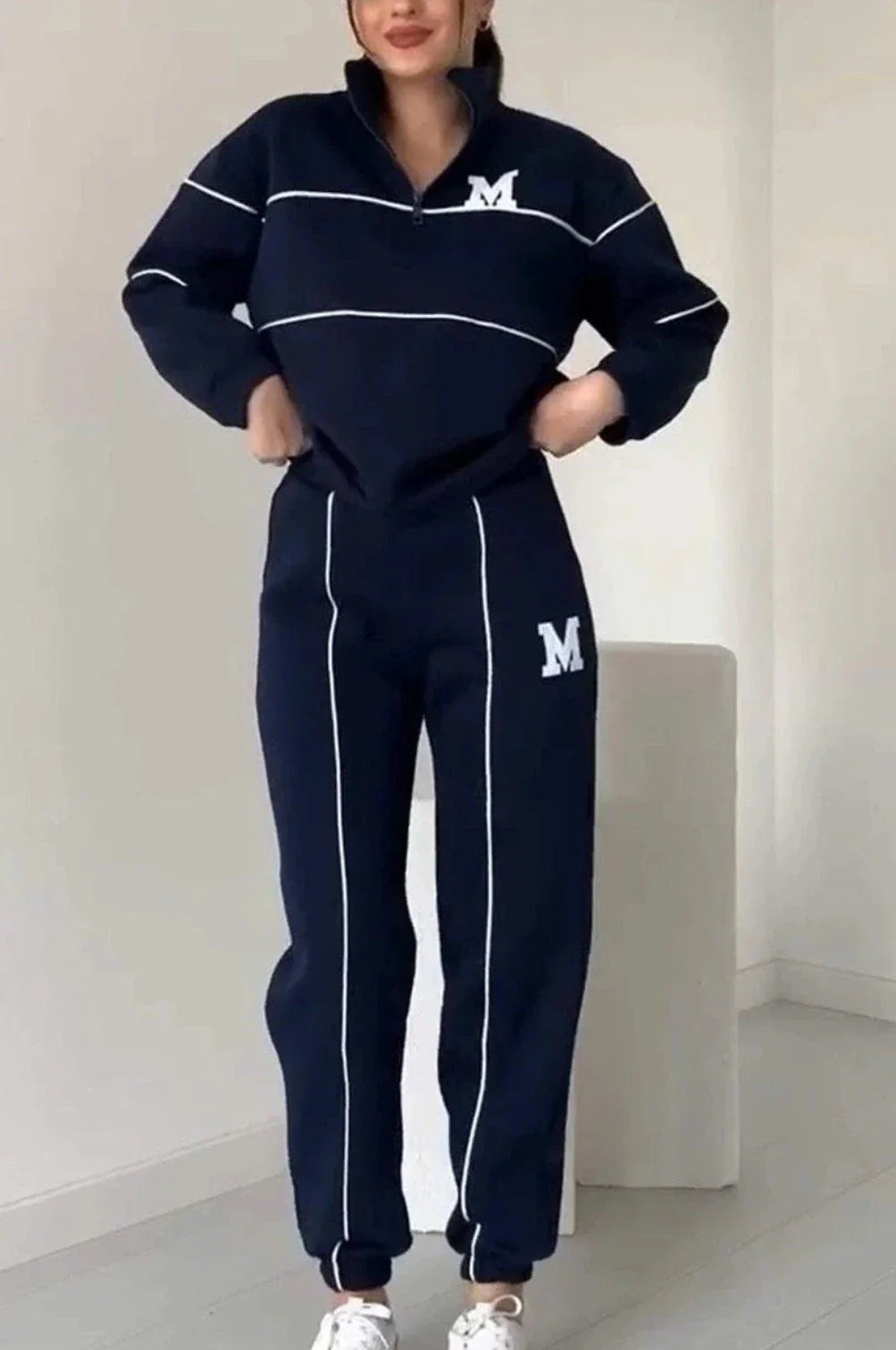 Women's 2-Piece Lounge Set with Hoodless Pullover Sweatshirt and Baggy Fashion Sweatpants in Assorted Colours