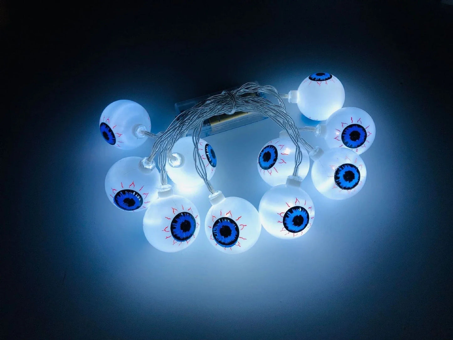 Spooktacular Halloween Eyeball String Lights with Customisable Lighting Modes and Versatile Placement Options