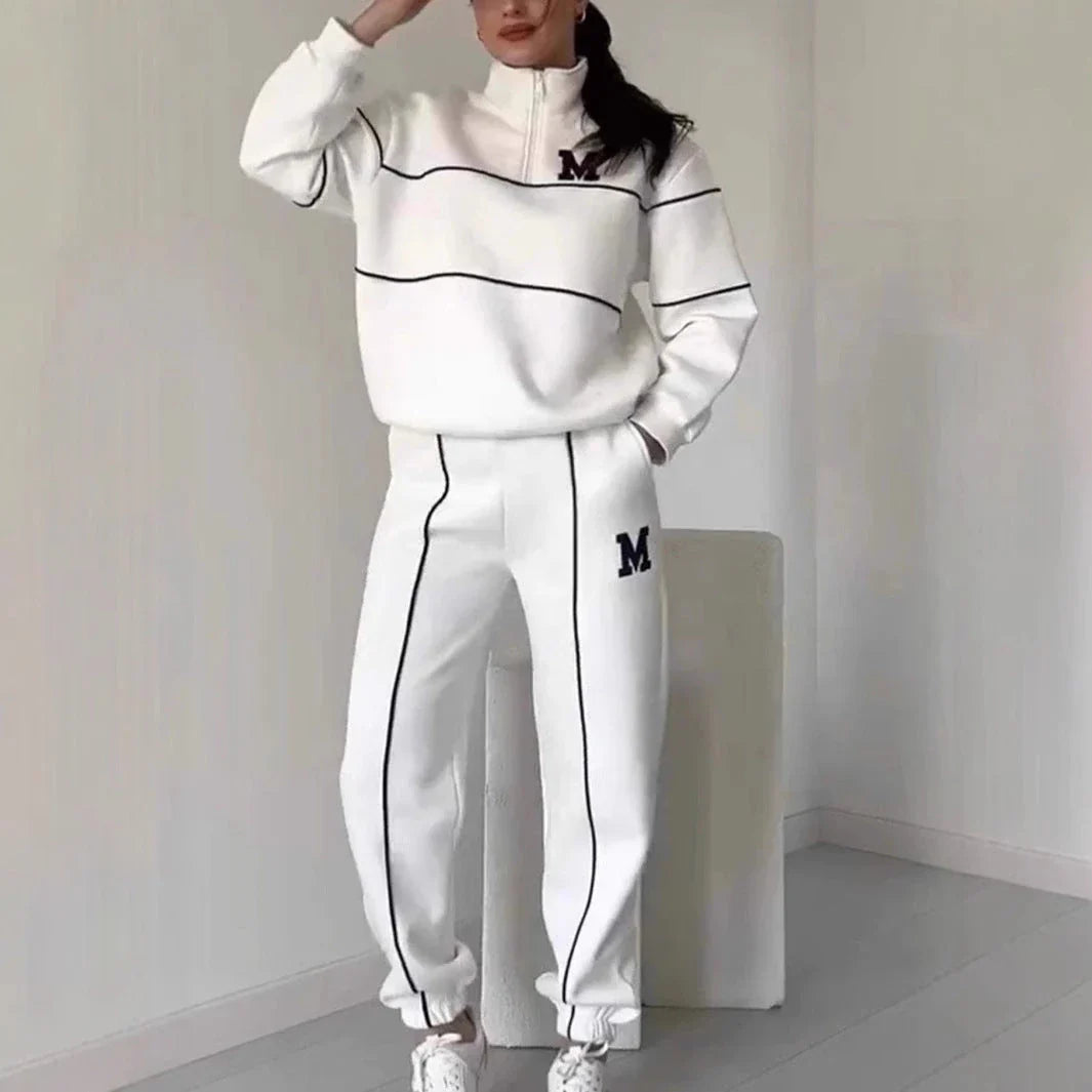 Women's 2-Piece Lounge Set with Hoodless Pullover Sweatshirt and Baggy Fashion Sweatpants in Assorted Colours
