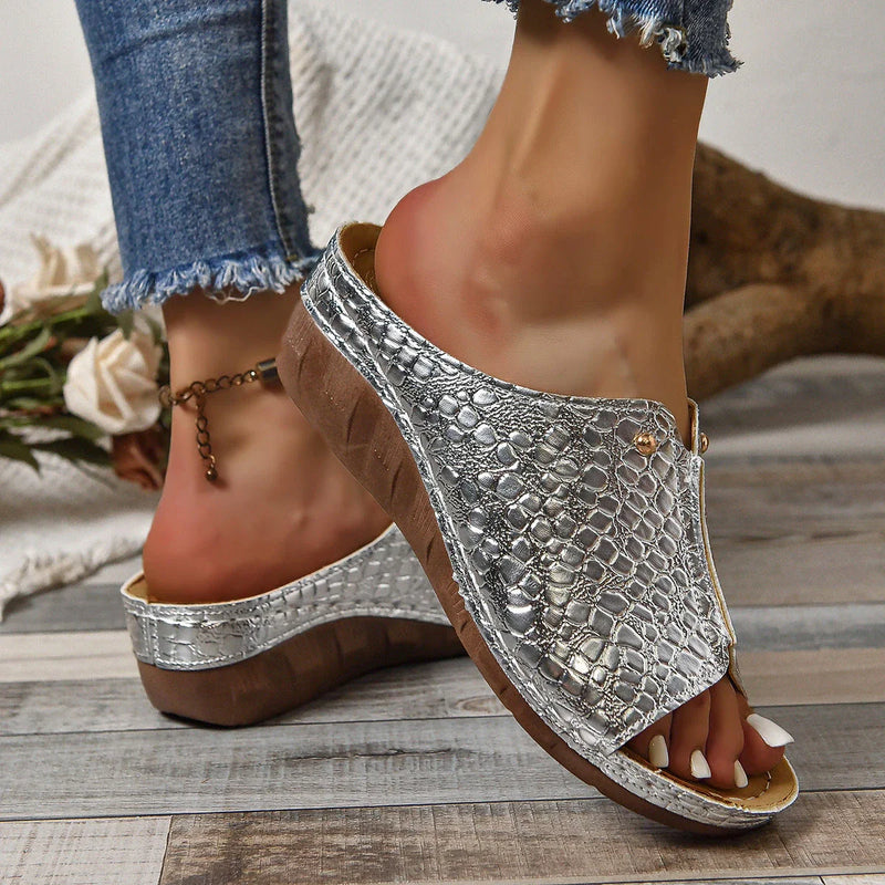 Stylish Crocodile-Embossed Wedge Sandals for Summer Fun