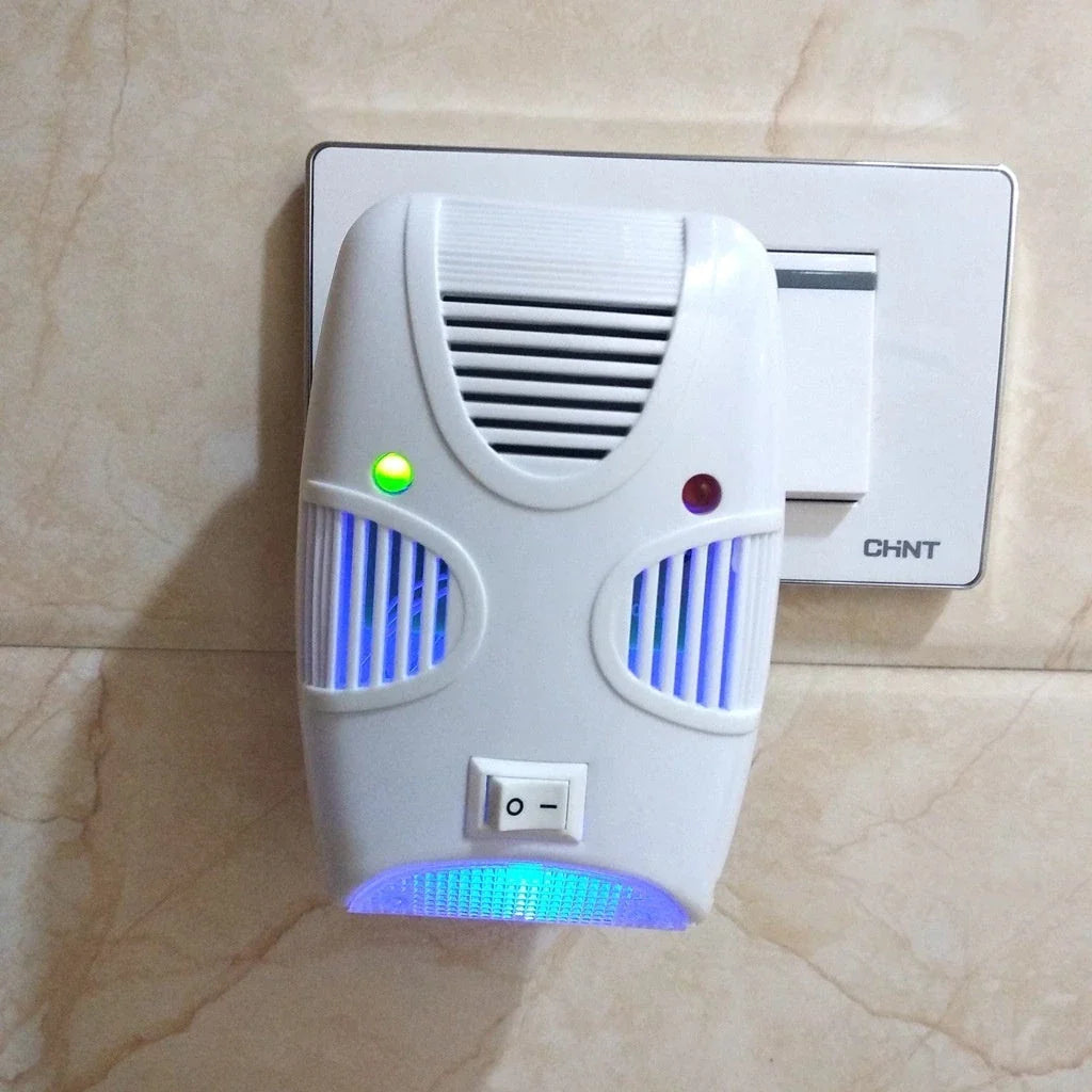 Ultrasonic Pest Repeller: Eco-friendly mosquito, insect, and rodent control device with black and white color options