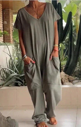 V-neck oversized pocket jumpsuit in solid colours for street fashion