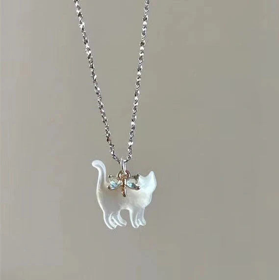 Alluring cat-themed rhinestone necklace with delicate chain and sparkling details, a stylish accessory for UK women