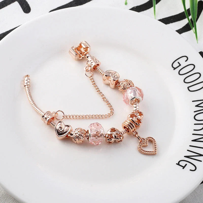 Elegant rose gold geometric bracelet with a stylish and modern design, perfect for daily wear or special occasions.