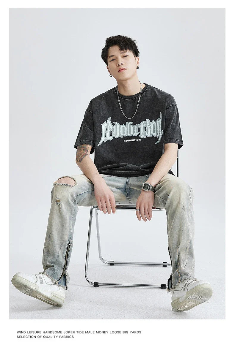 Premium vintage-inspired short-sleeved t-shirt in a distressed black colour, made of soft pure cotton fabric