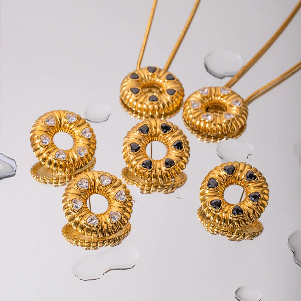 Trendha 18K gold plated minimalist O-shaped earrings and necklace set made of stainless steel for timeless elegance