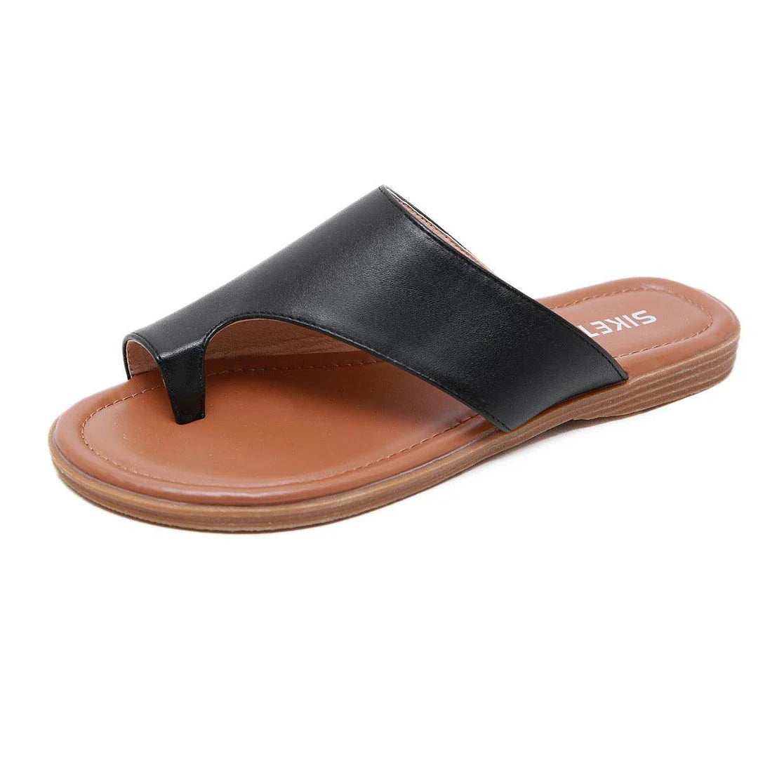 Premium quality casual sandals for beach days and everyday wear in the UK, featuring a stylish design, breathable materials, and massage-friendly sole