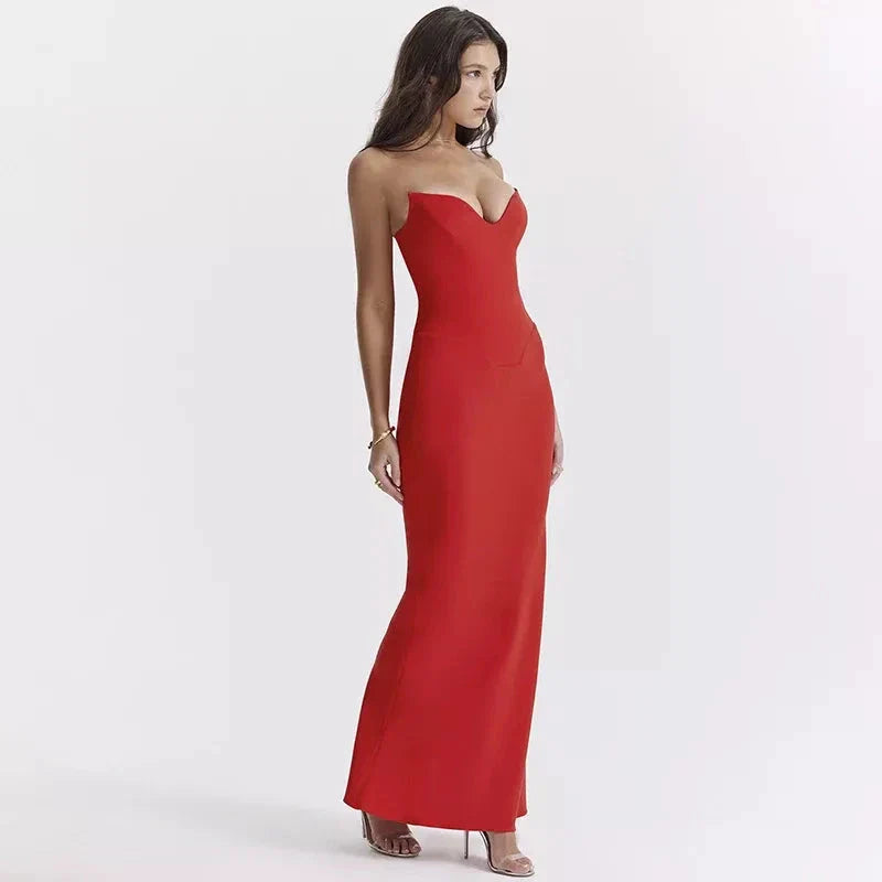 Elegant strapless maxi dress with fishbone bodycon design in black colour
