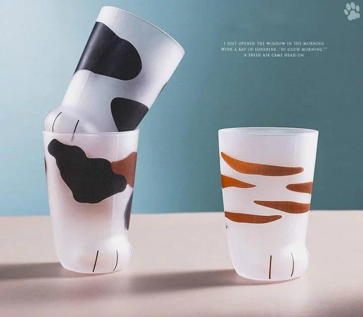 Charming cat paw shaped glass mug with a generous 301-400 ml capacity, perfect for enjoying your favourite hot beverage