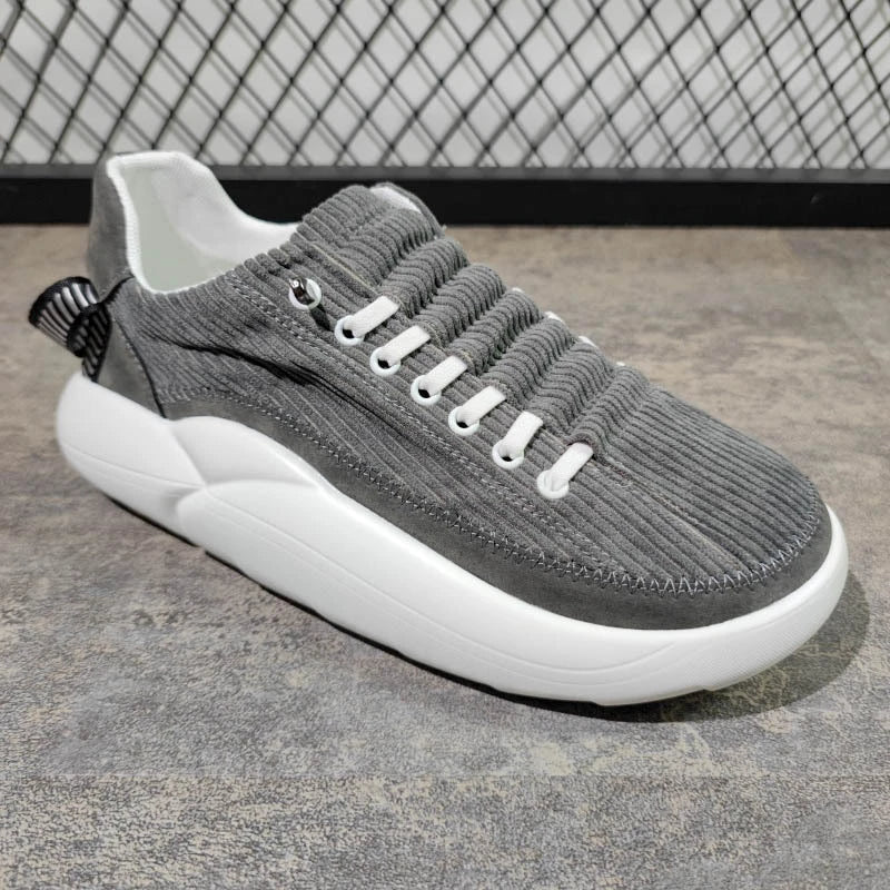 Fashionable British men's platform casual shoes in various colours and sizes