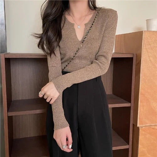 Premium V-neck knit top for women in a variety of colours, featuring a flattering slim fit and soft, comfortable fabric