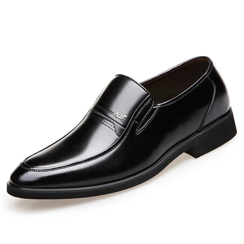 Premium cowhide leather shoes with breathable design and classic British style, perfect for discerning dads