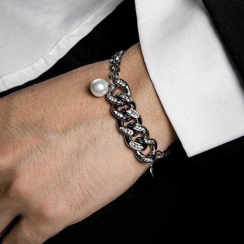 A premium crafted Cuban pearl bracelet with a versatile and stylish design, perfect for any occasion.