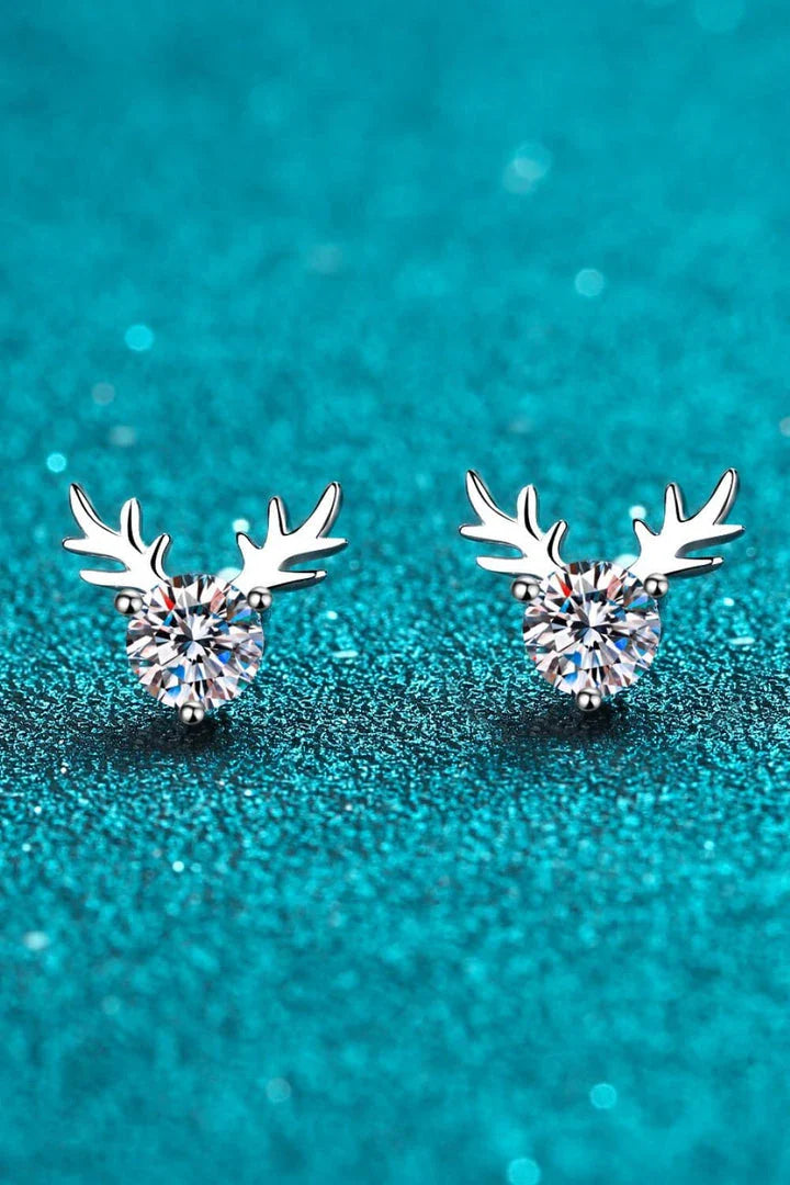 Elegant sterling silver ring featuring a reindeer-shaped moissanite centre stone with a polished finish