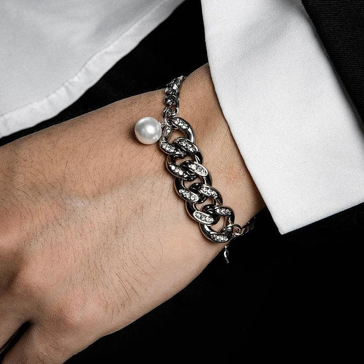 A premium crafted Cuban pearl bracelet with a versatile and stylish design, perfect for any occasion.