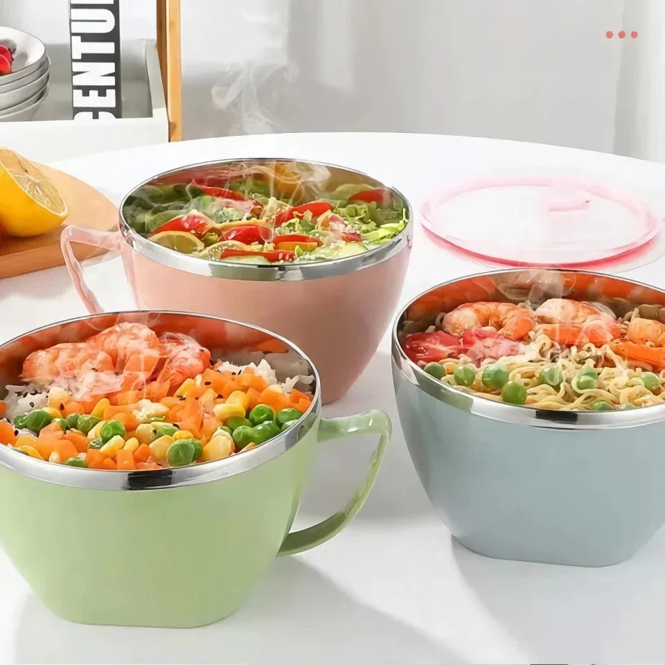 Stylish stainless steel mixing bowl in various colours with an ergonomic handle for safe and convenient use in the kitchen
