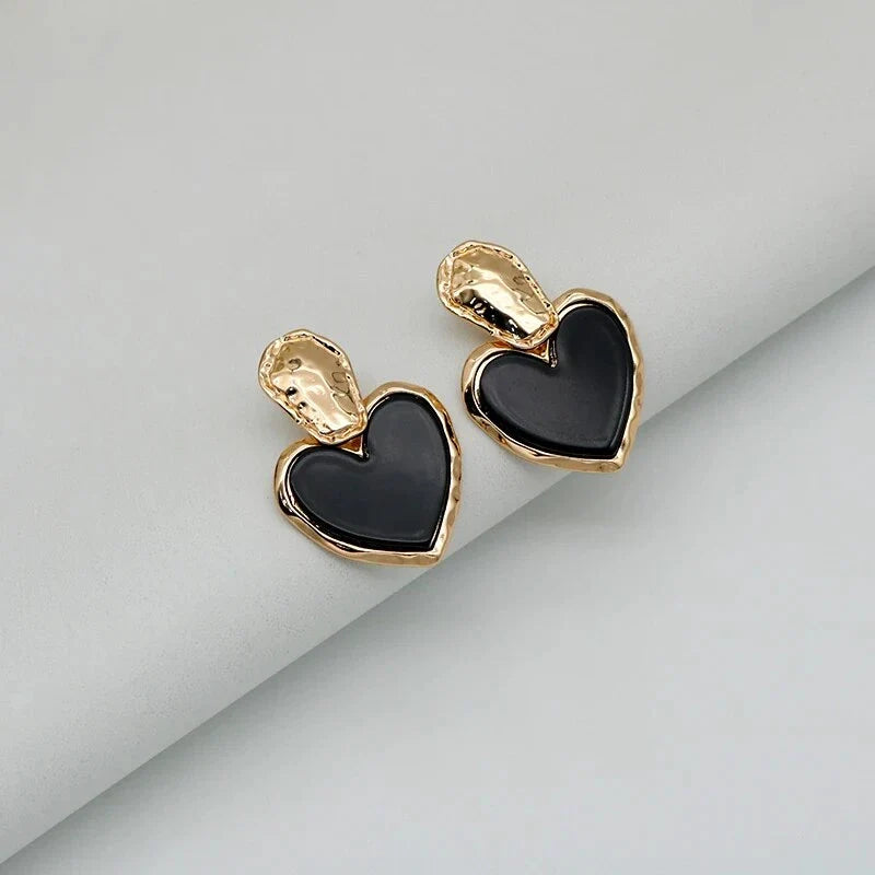 Elegant black heart drop earrings made from vintage zinc alloy fashion jewellery