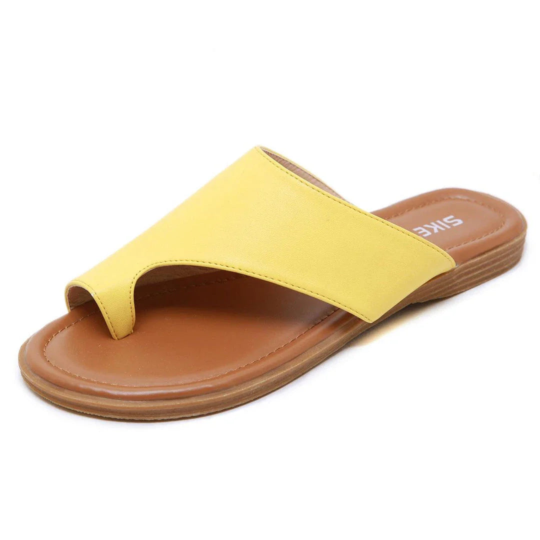 Premium quality casual sandals for beach days and everyday wear in the UK, featuring a stylish design, breathable materials, and massage-friendly sole