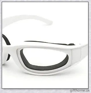 Anti-Spill Sunglasses with Polycarbonate Frame and Lenses, Offering UV400 Protection for Safe and Comfortable Cooking