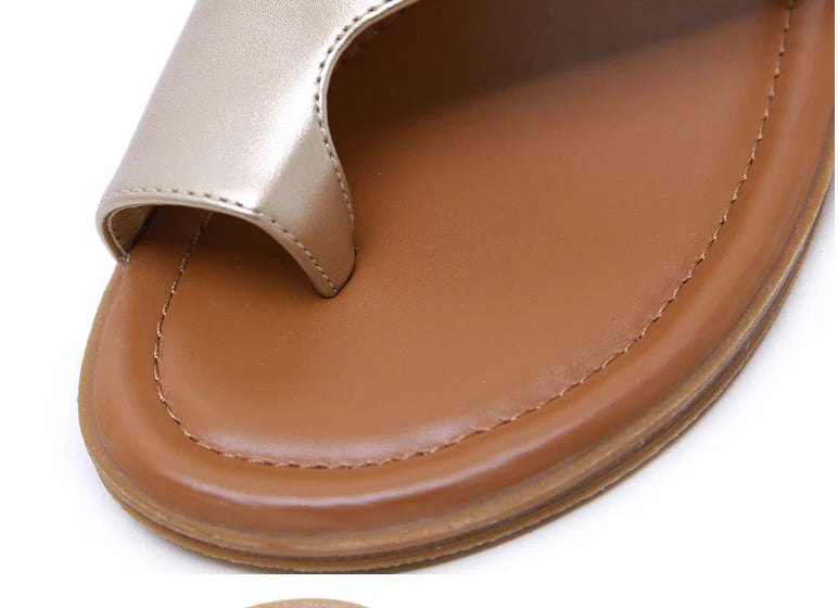 Premium quality casual sandals for beach days and everyday wear in the UK, featuring a stylish design, breathable materials, and massage-friendly sole