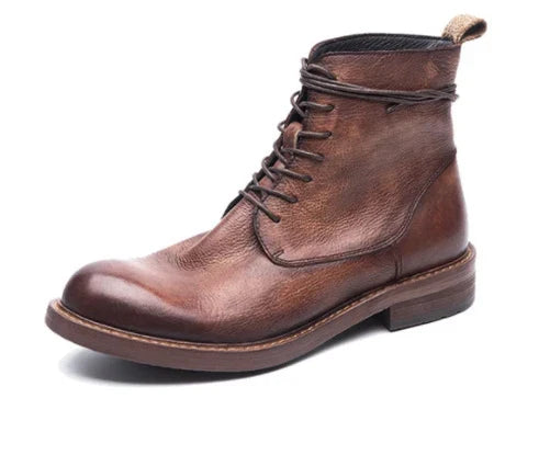 Versatile brown leather-look men's boots with non-slip rubber sole and classic design