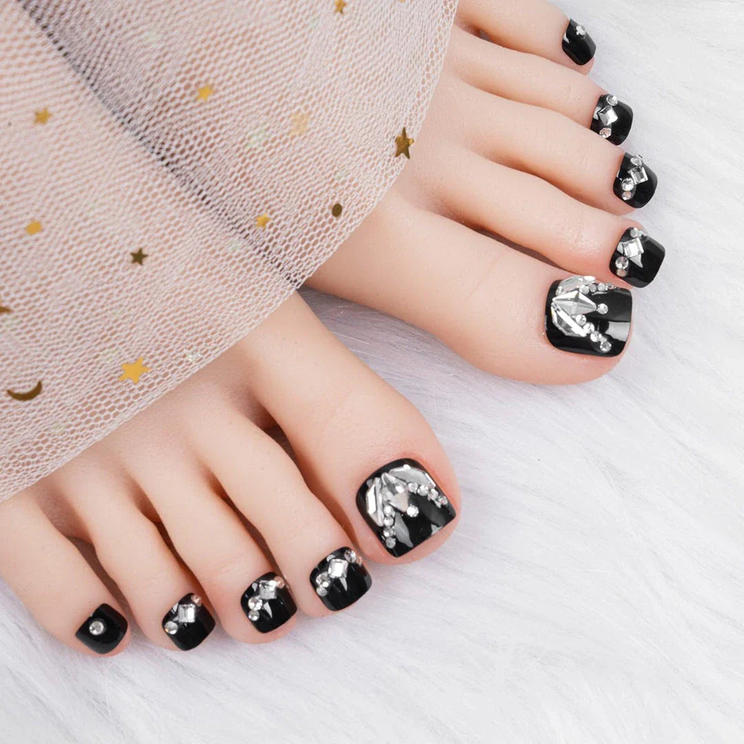 24 pieces of high-quality glitter crystal false toenails in various colours, designed to add a touch of luxury and sparkle to your feet.
