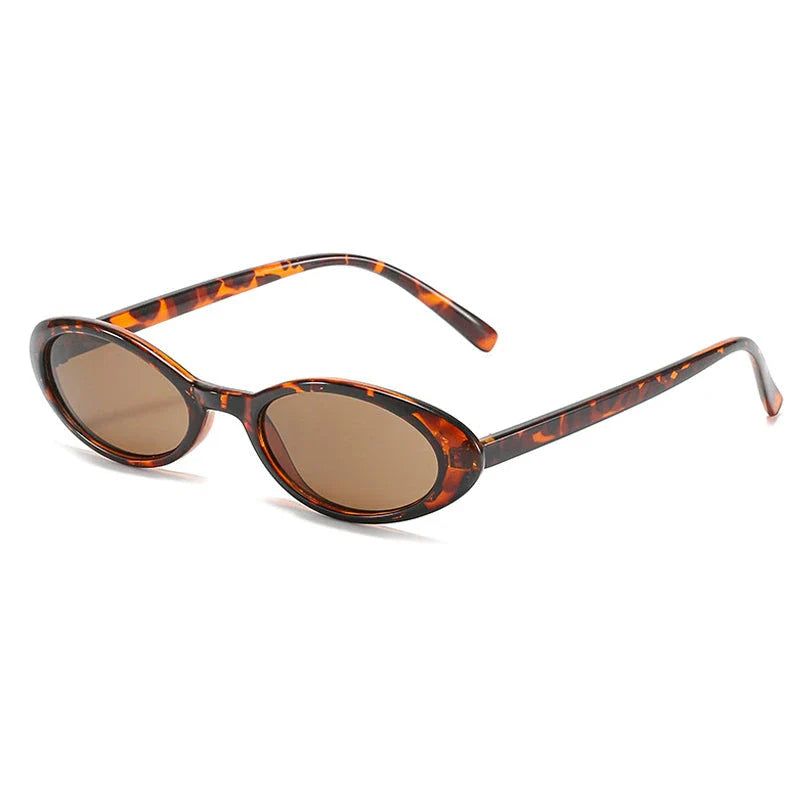 Stylish retro oval sunglasses for fashionable women with UV protection and photochromic lenses