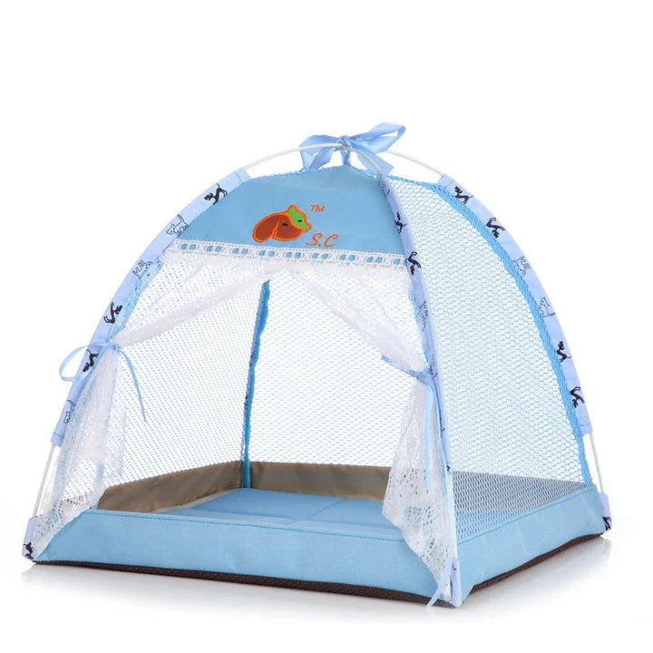 Premium breathable mesh cat outdoor den with sturdy Oxford fabric and nylon construction, providing a safe and comfortable retreat for your feline friend.