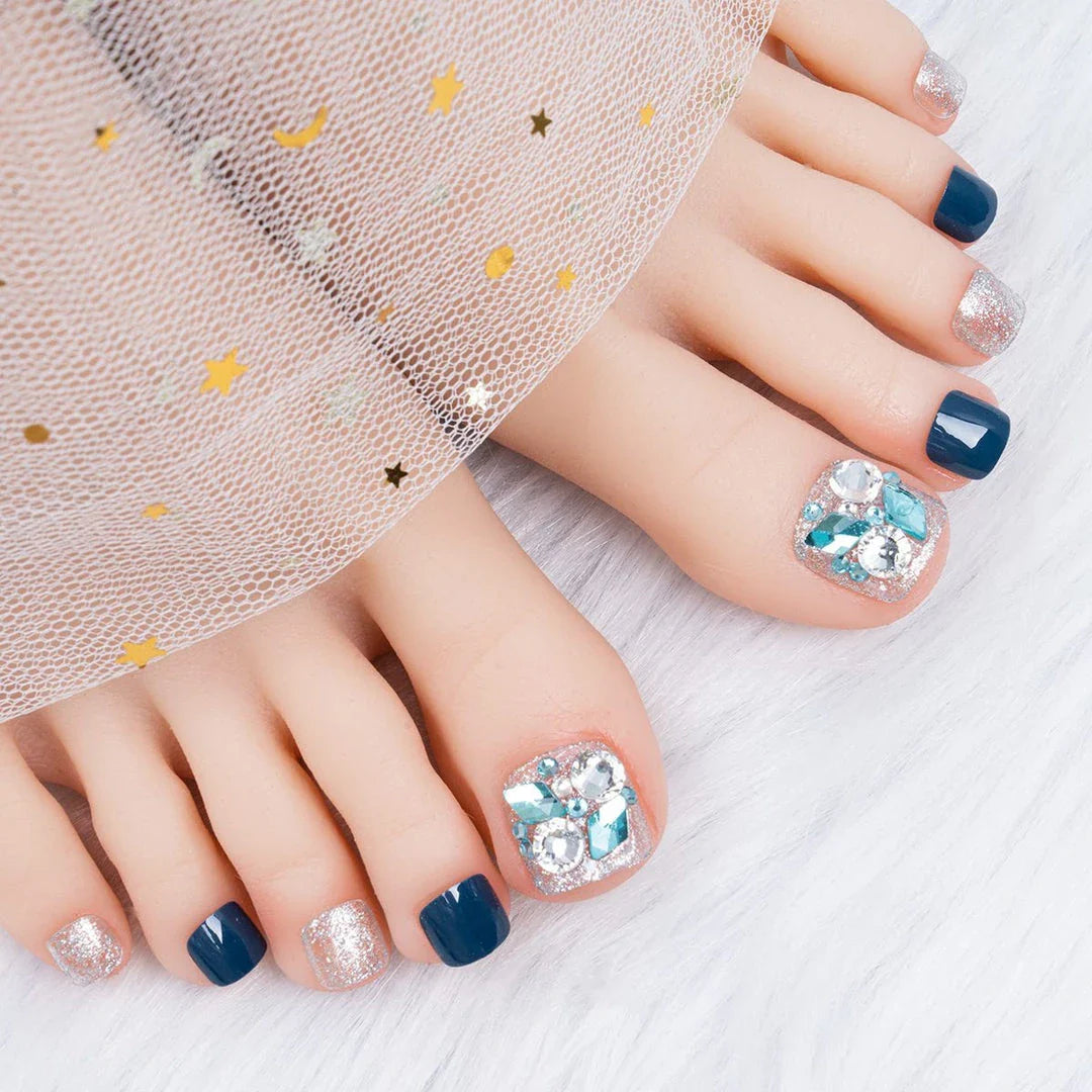 24 pieces of high-quality glitter crystal false toenails in various colours, designed to add a touch of luxury and sparkle to your feet.