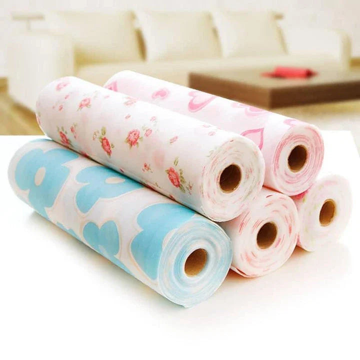 Premium disposable table covers in two sizes, made with durable PET material for convenient and elegant dining experiences in British homes.