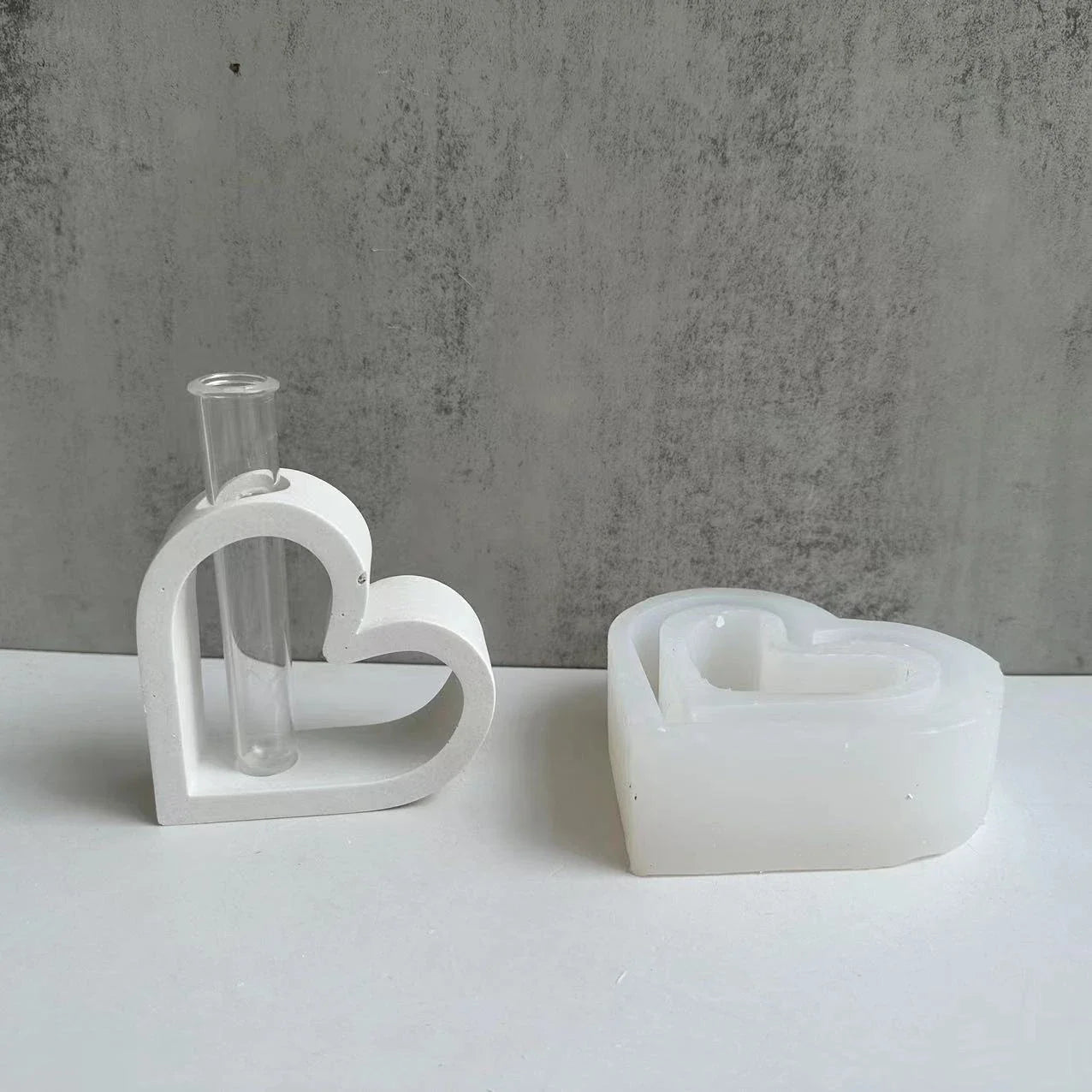 Heart-shaped silicone mould for creating unique hydroponic flower vases