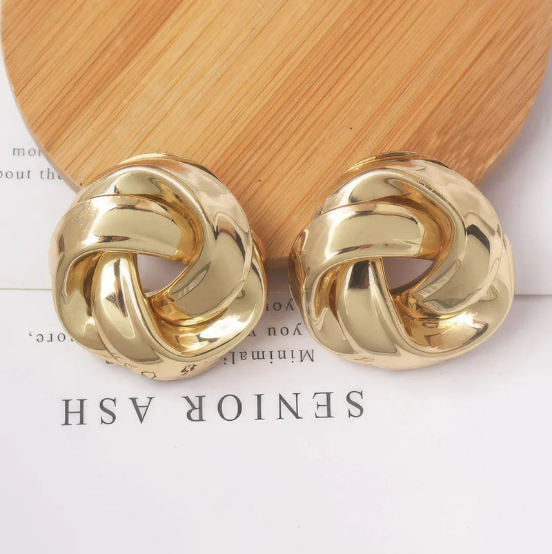 GiftHome UK Stunning Gold Spiral Drop Earrings: Bold Jewellery for the Fashionable Woman