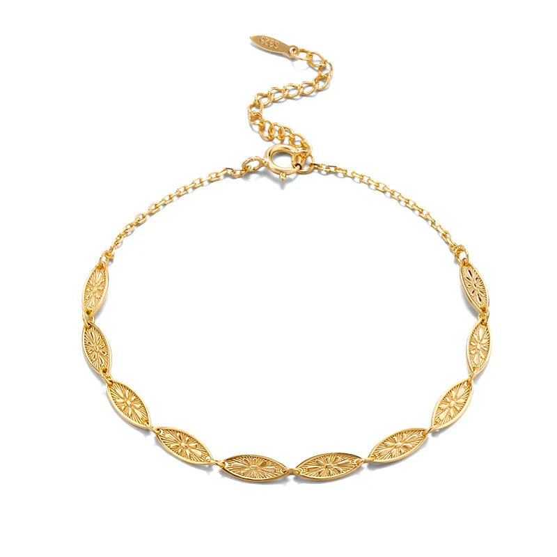 Elegant antique silver 925 leaf bracelet with delicate leaf motif and adjustable size for a comfortable fit