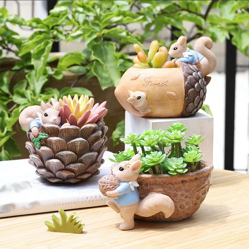 GiftHome UK Charming Cartoon Squirrel Succulent Planter for the Home