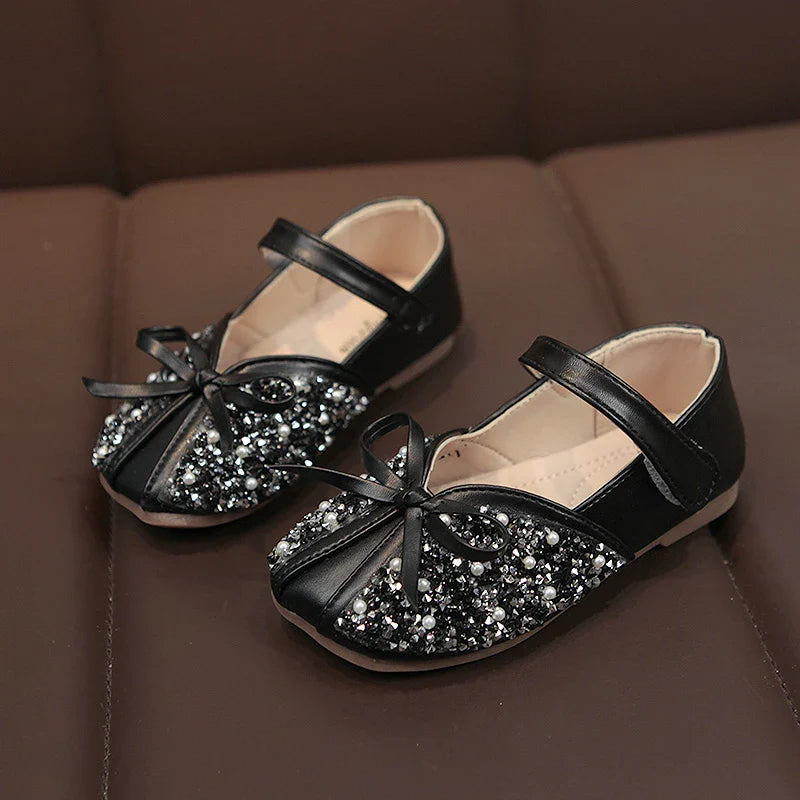 Girls' Leather Shoes in various colours, featuring a stylish and comfortable design for spring and autumn seasons