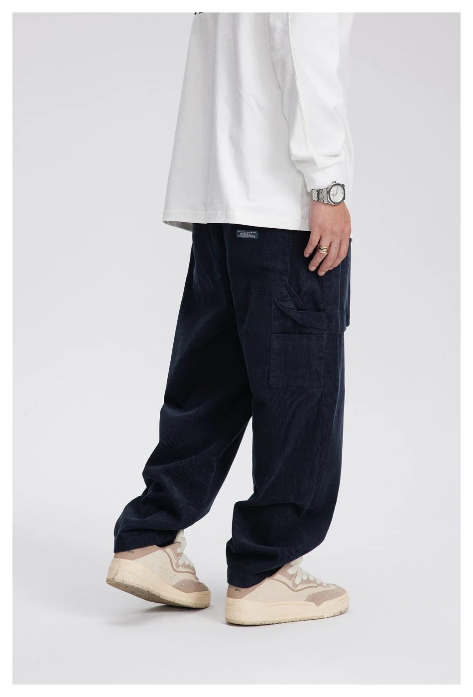 Retro corduroy straight-leg casual trousers for men in khaki and navy blue colours