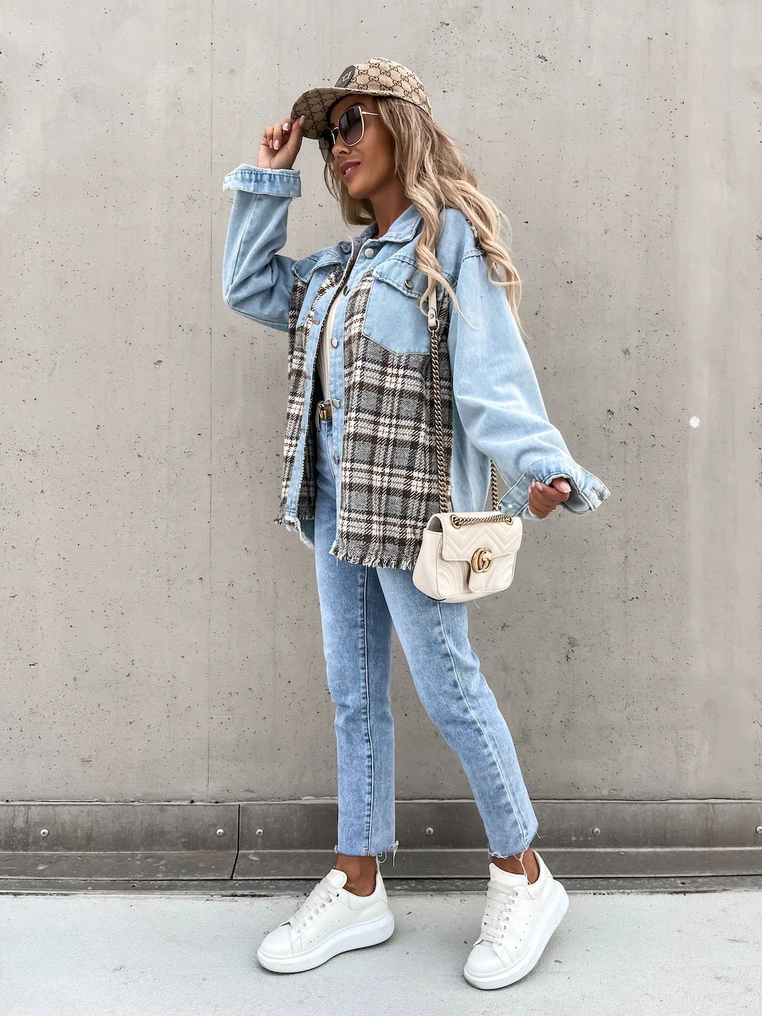 Classic denim plaid jacket with relaxed fit, made from high-quality polyester for British women.