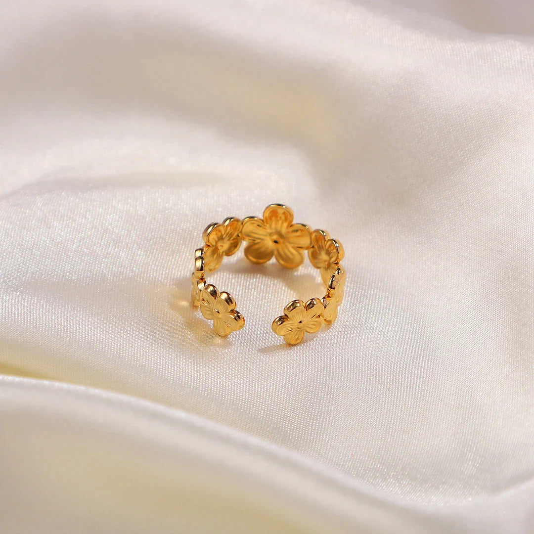 Elegant 18K gold-plated stainless steel adjustable flower ring with a classic floral design