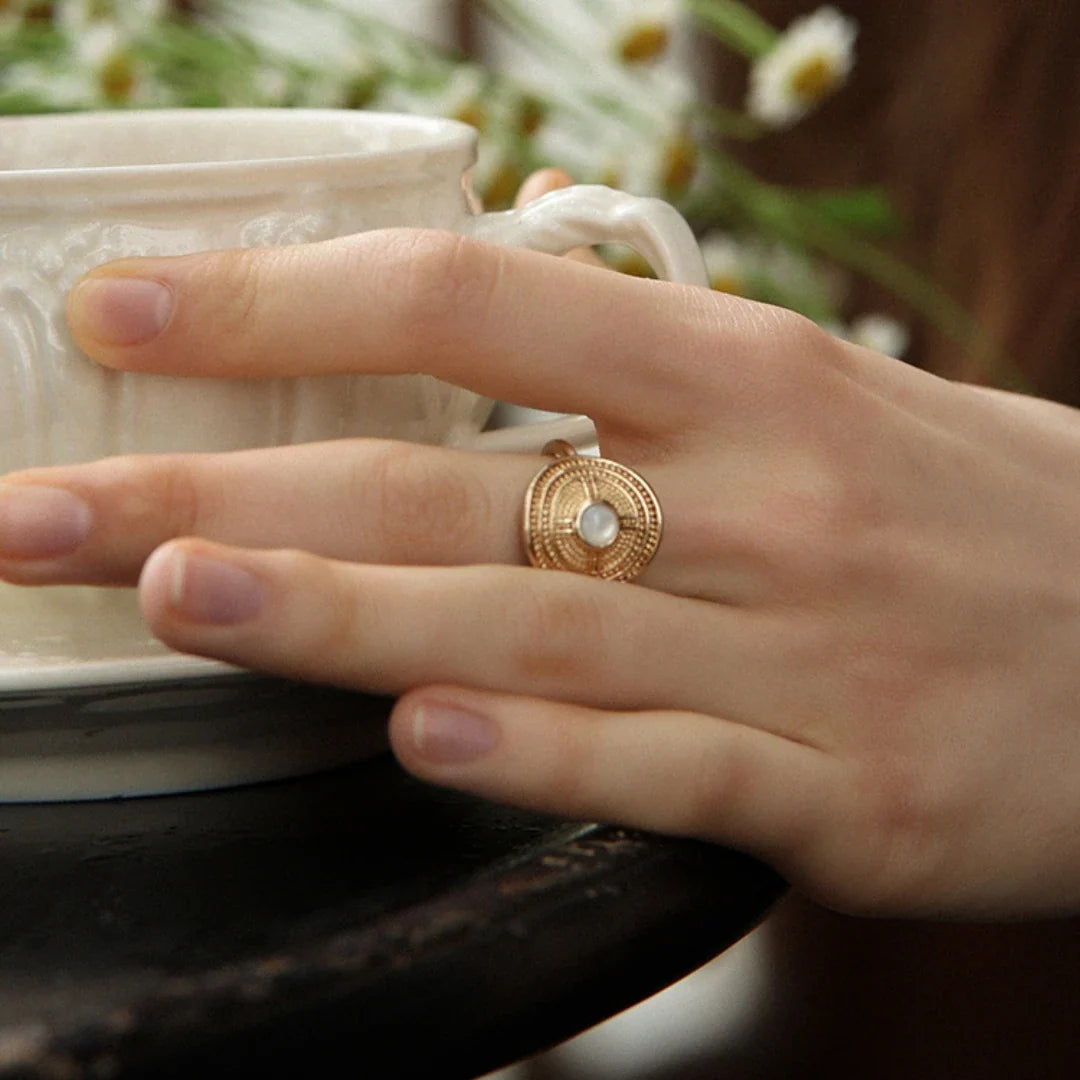 Elegant Sterling Silver Ring with Retro Design and Semi-Precious Stones for Women