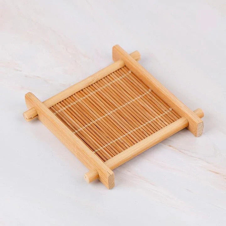Premium heat-retaining bamboo dish tray in a modern, elegant design for serving hot meals and entertaining