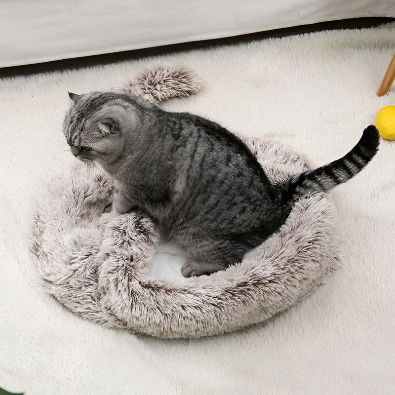 GiftHome UK Cosy Plush Pet Sleeping Bag - Windproof & Insulated Bedding for Cats & Small Dogs