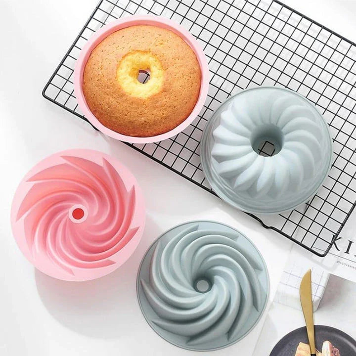 Premium 6-inch non-stick silicone cake mould in pink or green - a versatile baking tool for the modern British kitchen