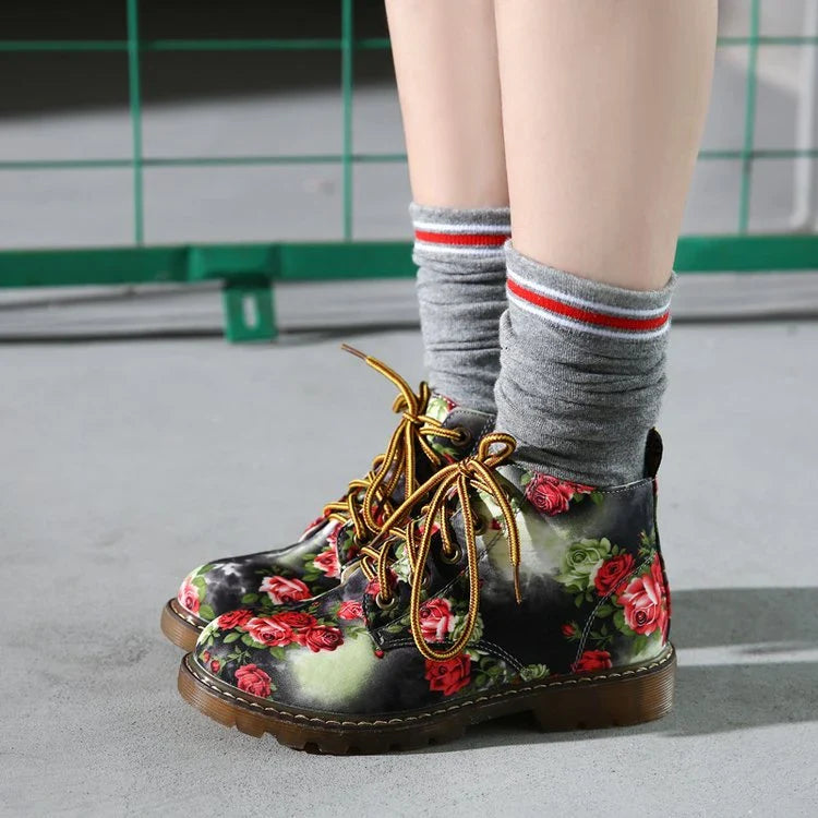 British-style Martin boots with a snake-skin texture for a sophisticated autumn look