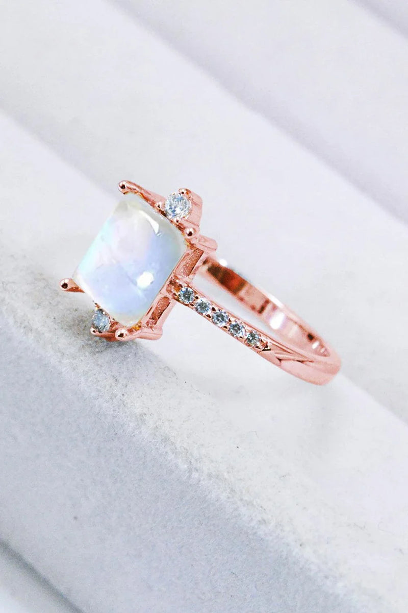 GiftHome UK Elegant 925 Sterling Silver Square Moonstone Ring