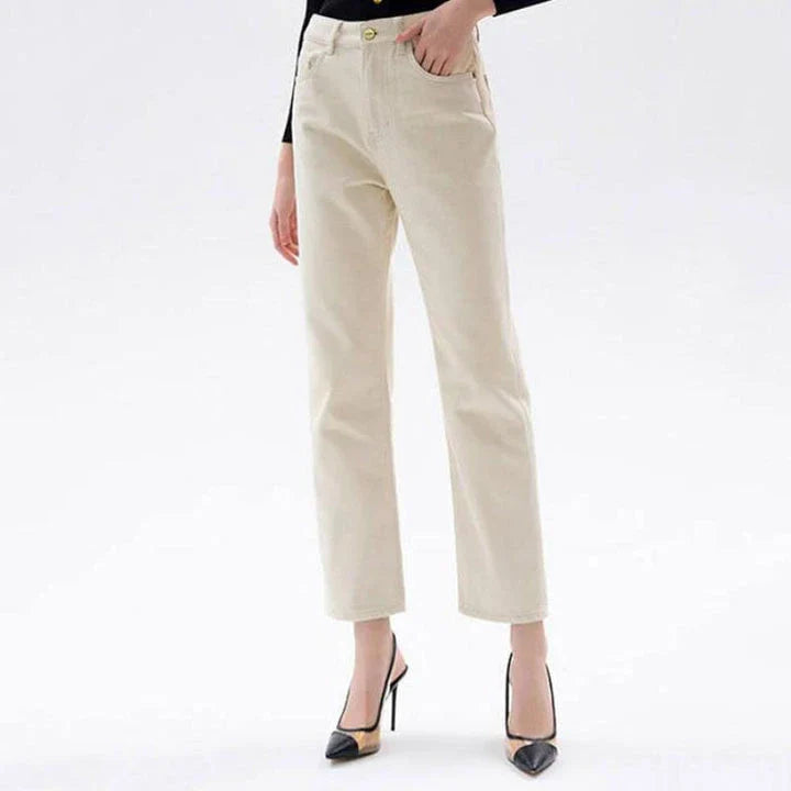 GiftHome UK Timeless Classic High-Waisted Straight Jeans for Refined British Style