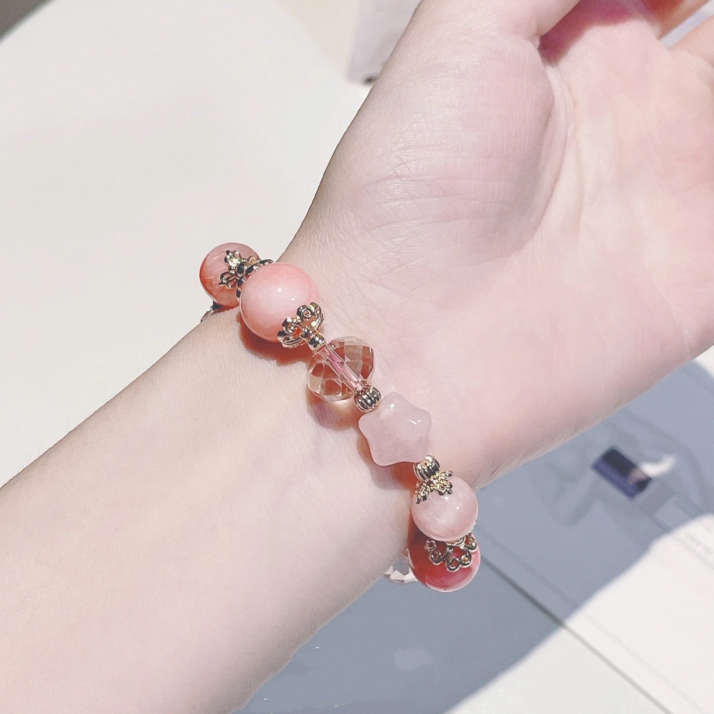 Stylish cream agate crystal bracelet with captivating Star of Peach design, available in S and M sizes for fashion-conscious British women