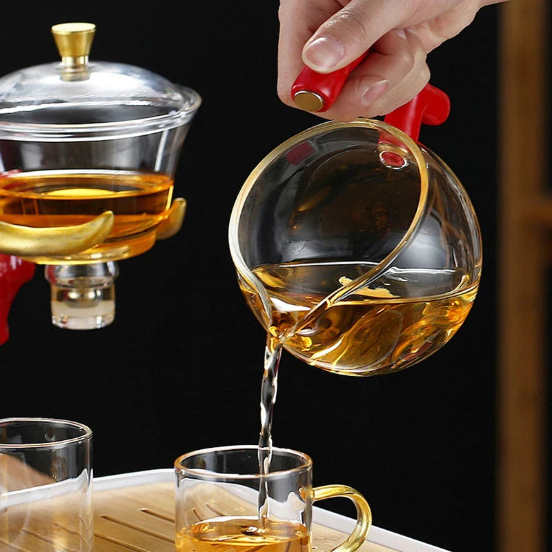Premium borosilicate glass semi-automatic tea maker in a traditional British design for brewing delicious tea