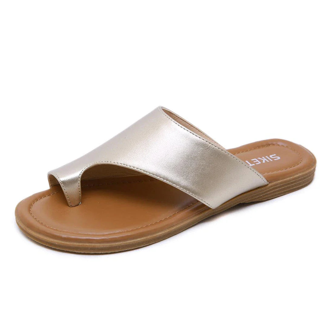 Premium quality casual sandals for beach days and everyday wear in the UK, featuring a stylish design, breathable materials, and massage-friendly sole