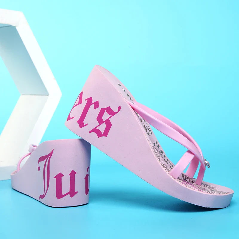 Stylish non-slip platform sandals with printed high heels in pink colour