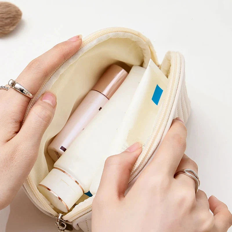 Compact Shell Cosmetic Bag for Women - A stylish and functional makeup pouch for the modern British woman